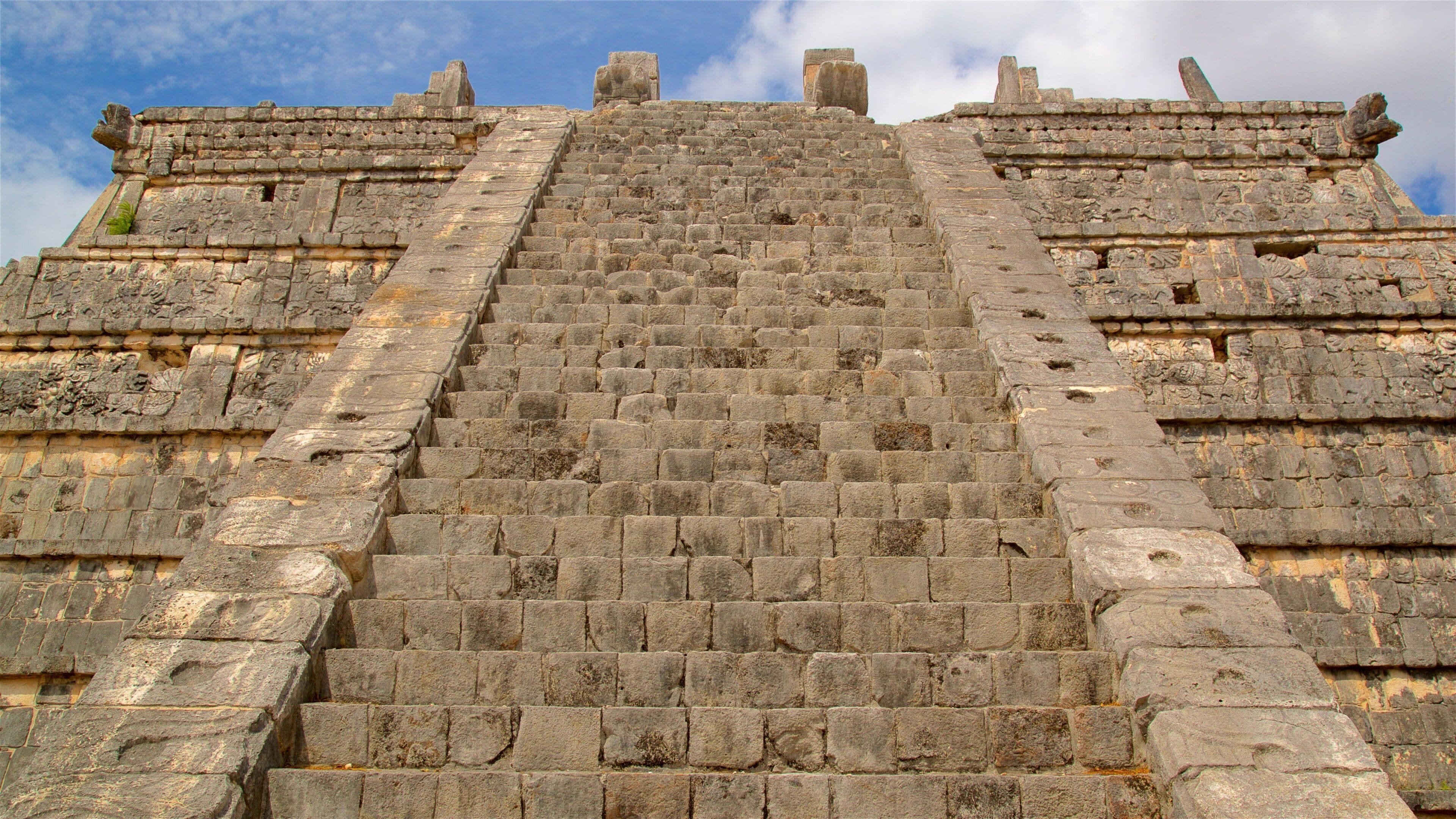 El Caracol featuring heritage elements