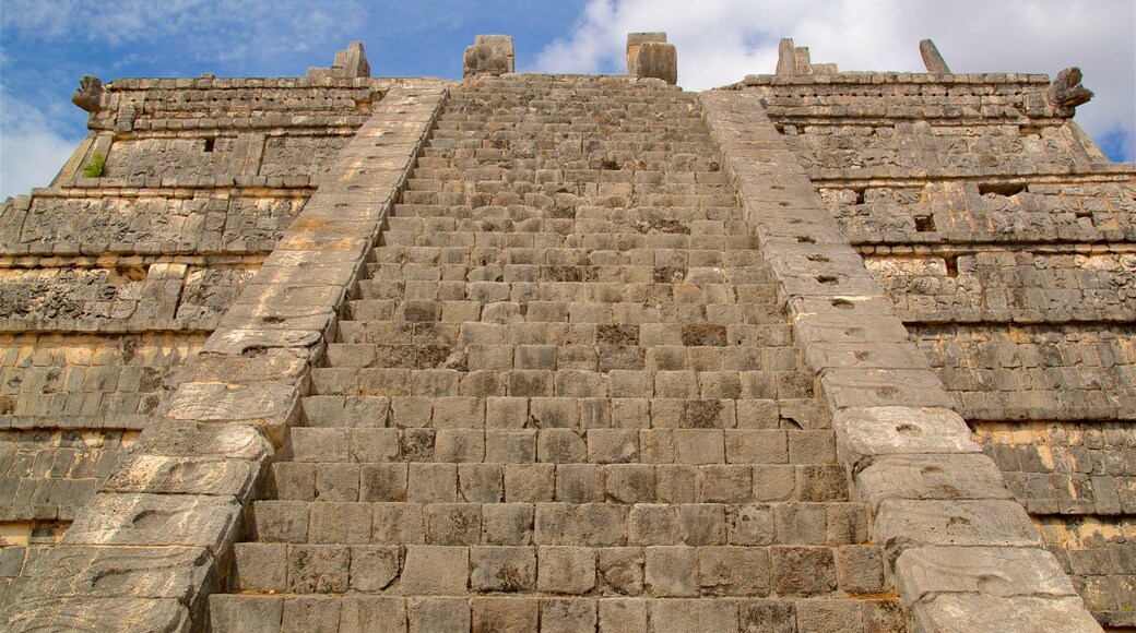 El Caracol featuring heritage elements