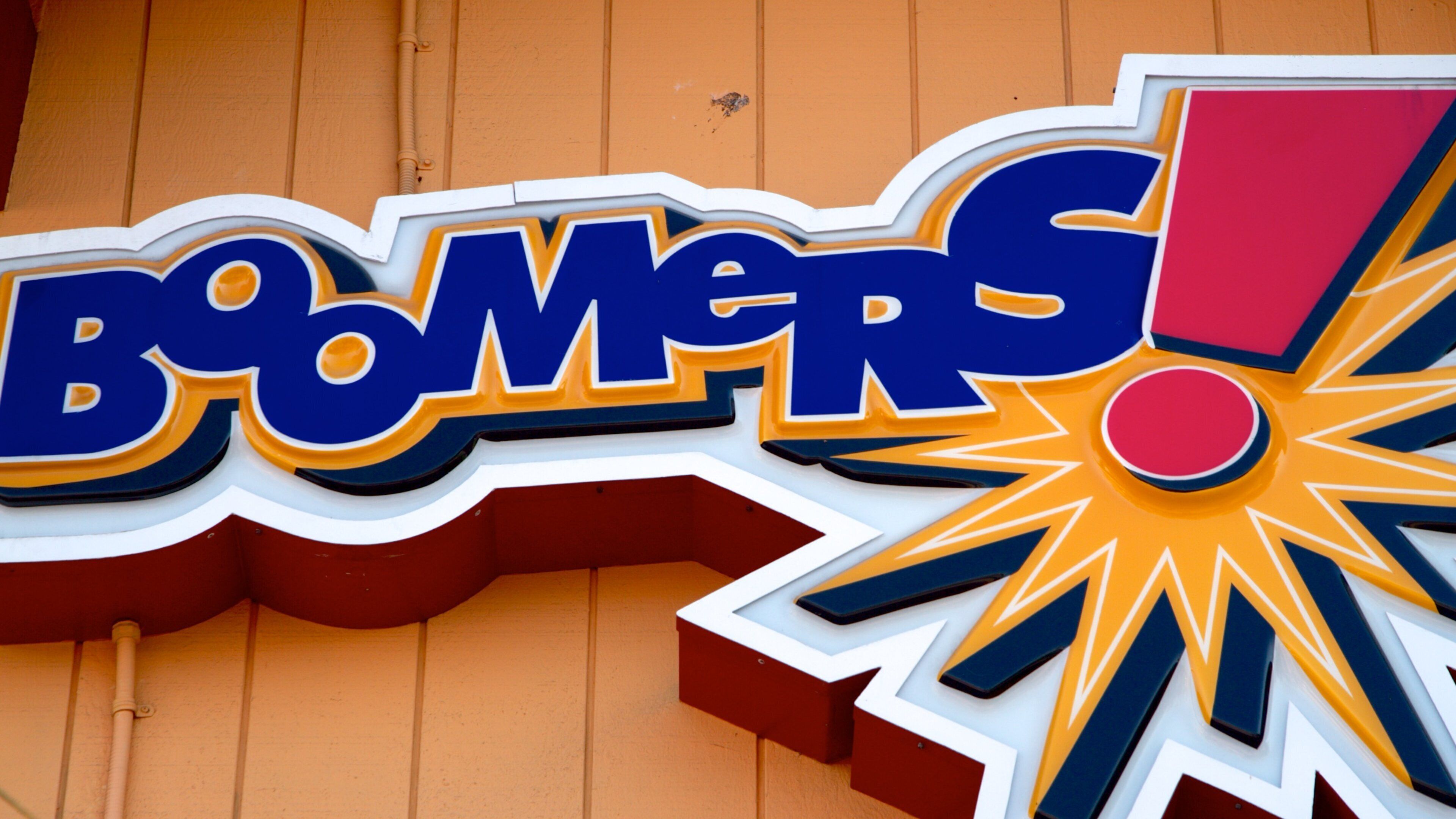 Boomers Fountain Valley showing signage