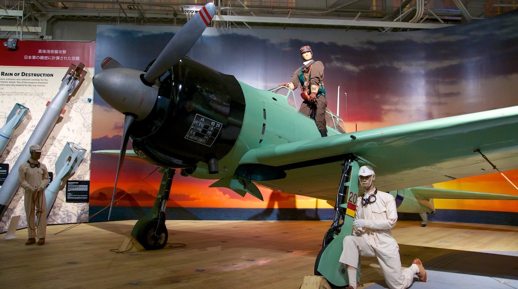 Honolulu which includes interior views and aircraft