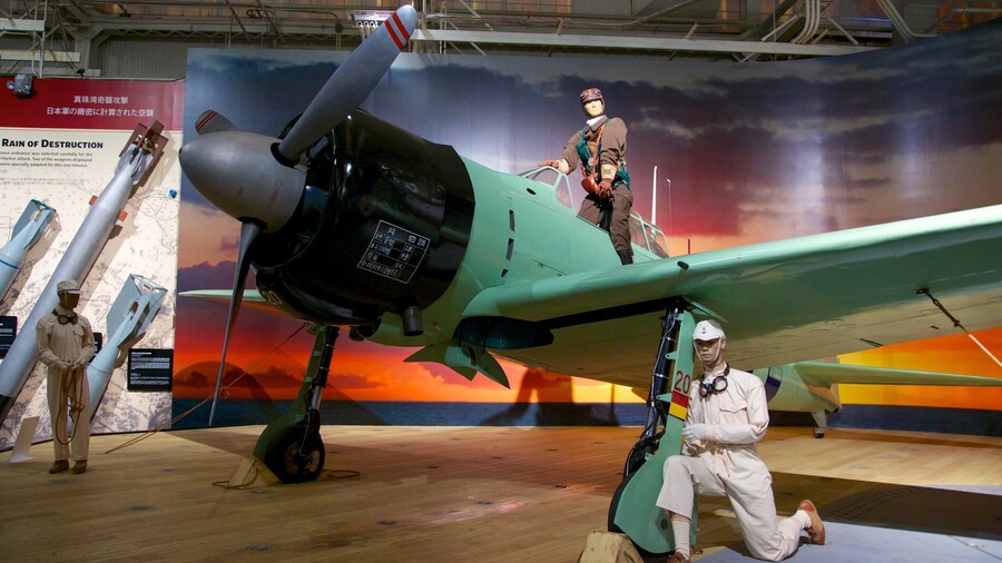 Honolulu which includes interior views and aircraft