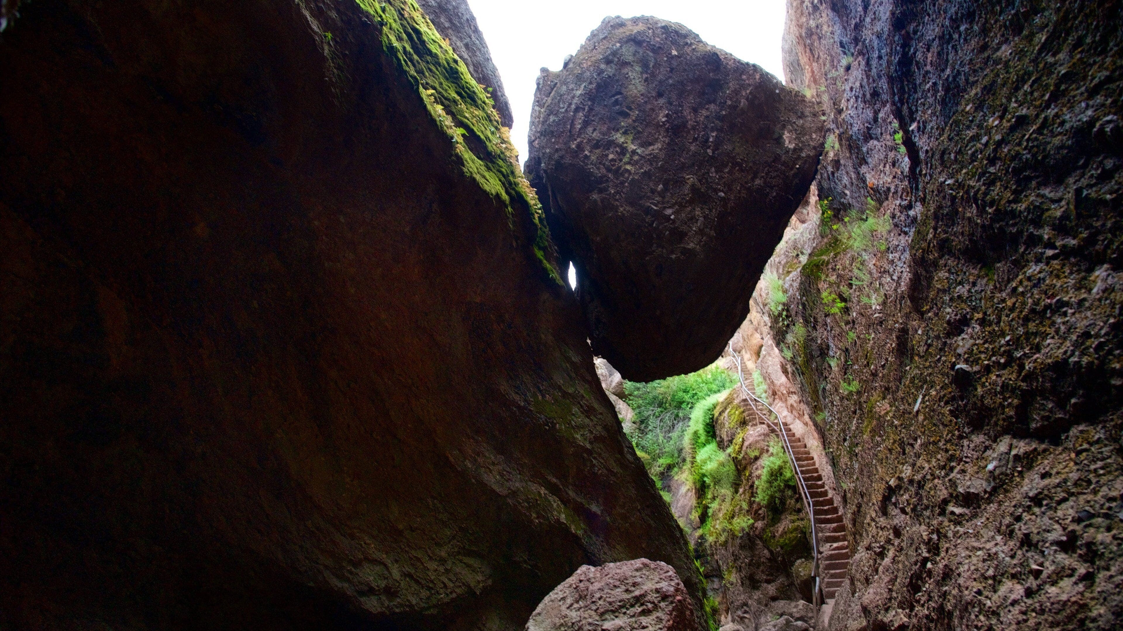 Pinnacles National Park featuring caves