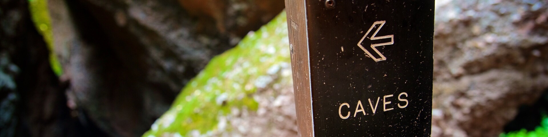 Pinnacles National Park showing signage