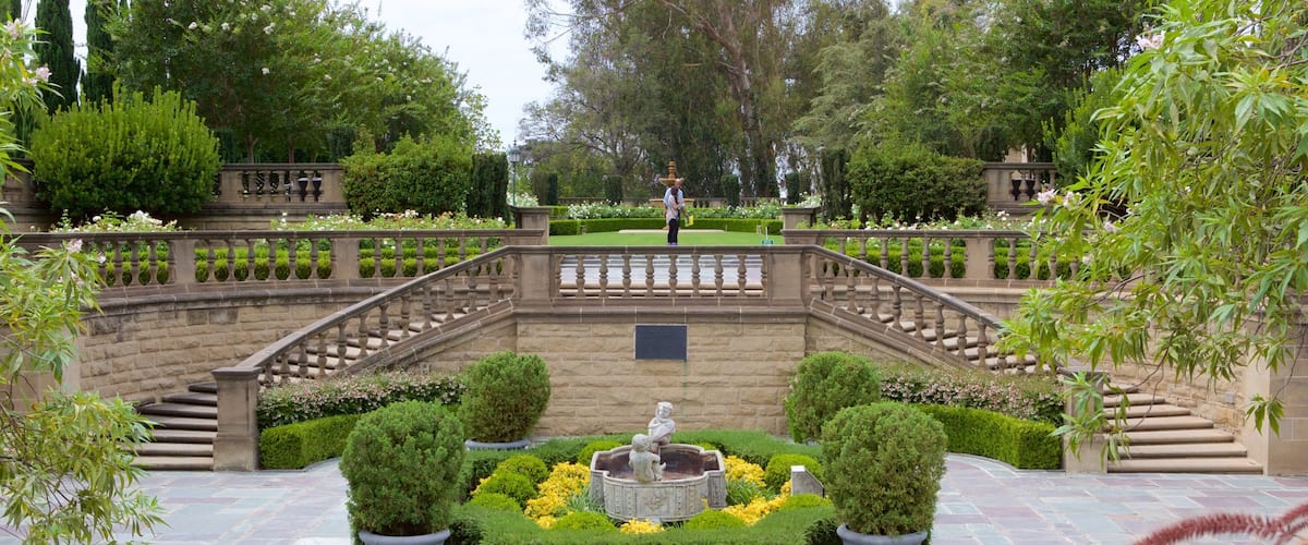 Beverly Hills which includes a park