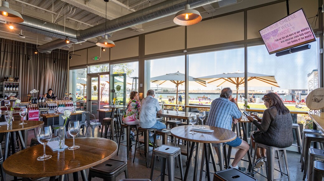 Rosenblum Cellars which includes a bar and interior views