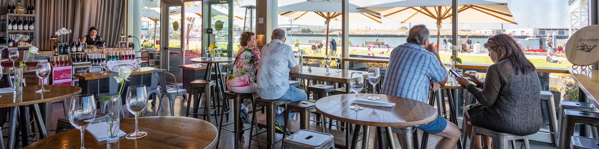 Rosenblum Cellars which includes a bar and interior views