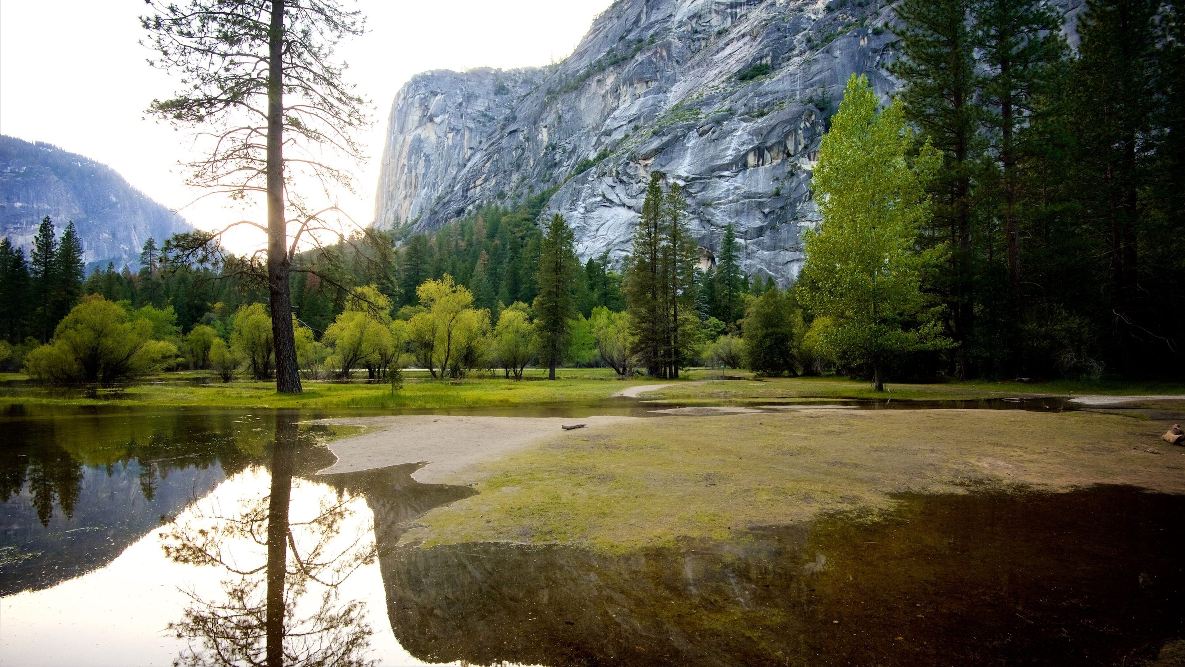 Yosemite National Park showing tranquil scenes, mountains and a lake or waterhole