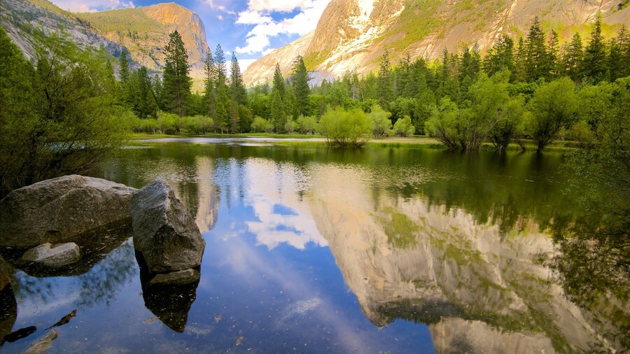 優勝美地國家公園 其中包括 山, 湖泊或水池 和 寧靜風景