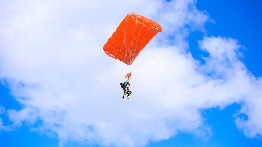 North Shore Parasail