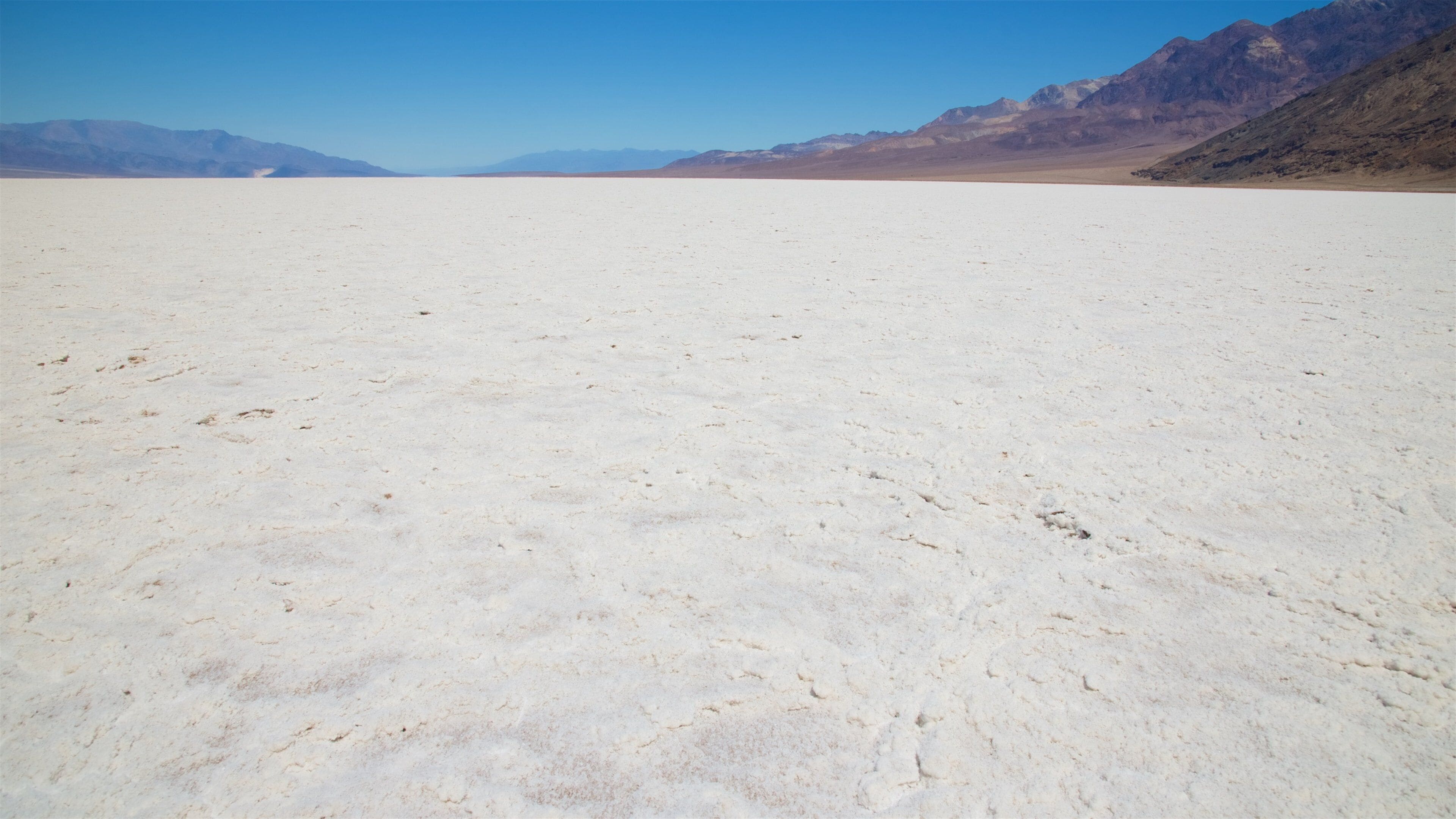 Badwater johon kuuluu autiomaanäkymät