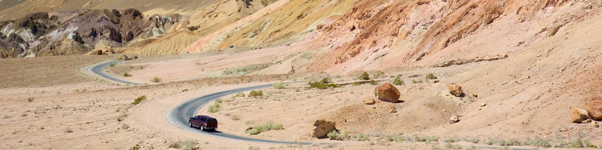 Artists Palette ofreciendo vistas al desierto, montañas y vistas de paisajes