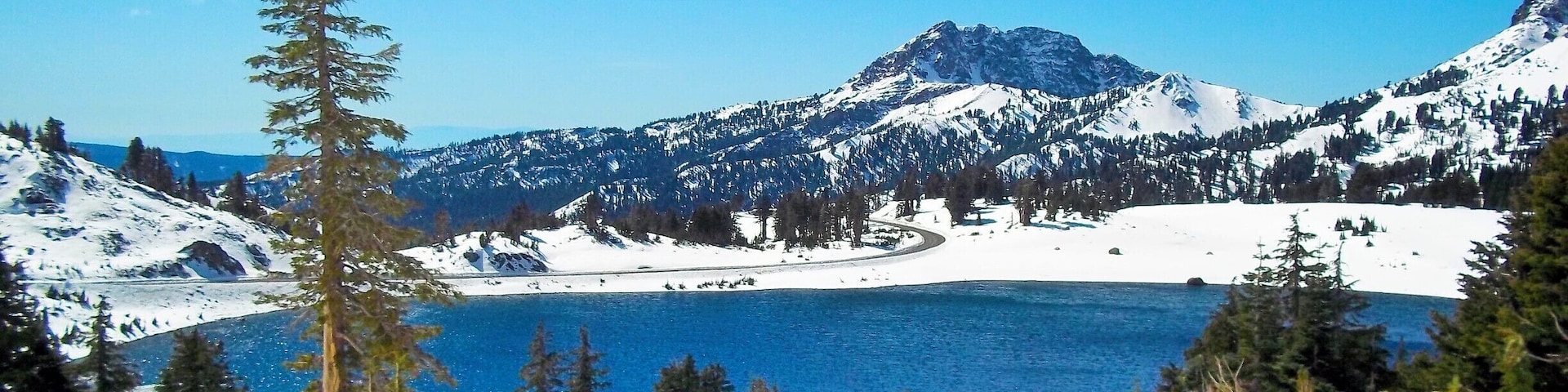 My bucket list is to visit all 59 US National Parks. So far, we've visited over 30... here's one of them.
Lassen National Park is up there with the newest national park, Pinnacles, as most obscure in California. This park used to be a volcano that went off in the not-so-far past. Lassen boasts mountains, lakes, and thermal features. Go in the winter for less crowds and lots of #snow!