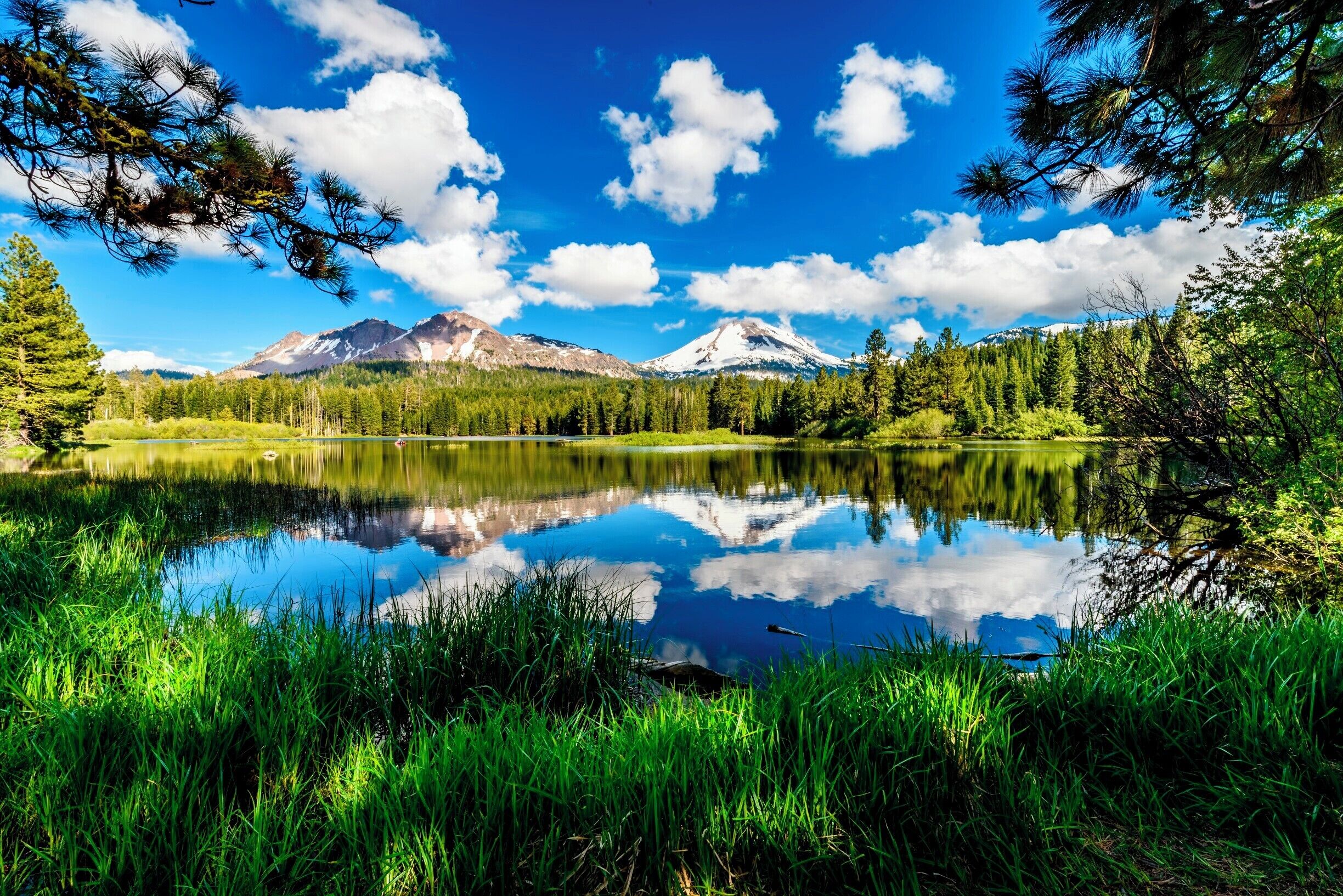 Manzanita Lake with Lassen Peak in the background - Lassen Volcanic National Park

#Nature