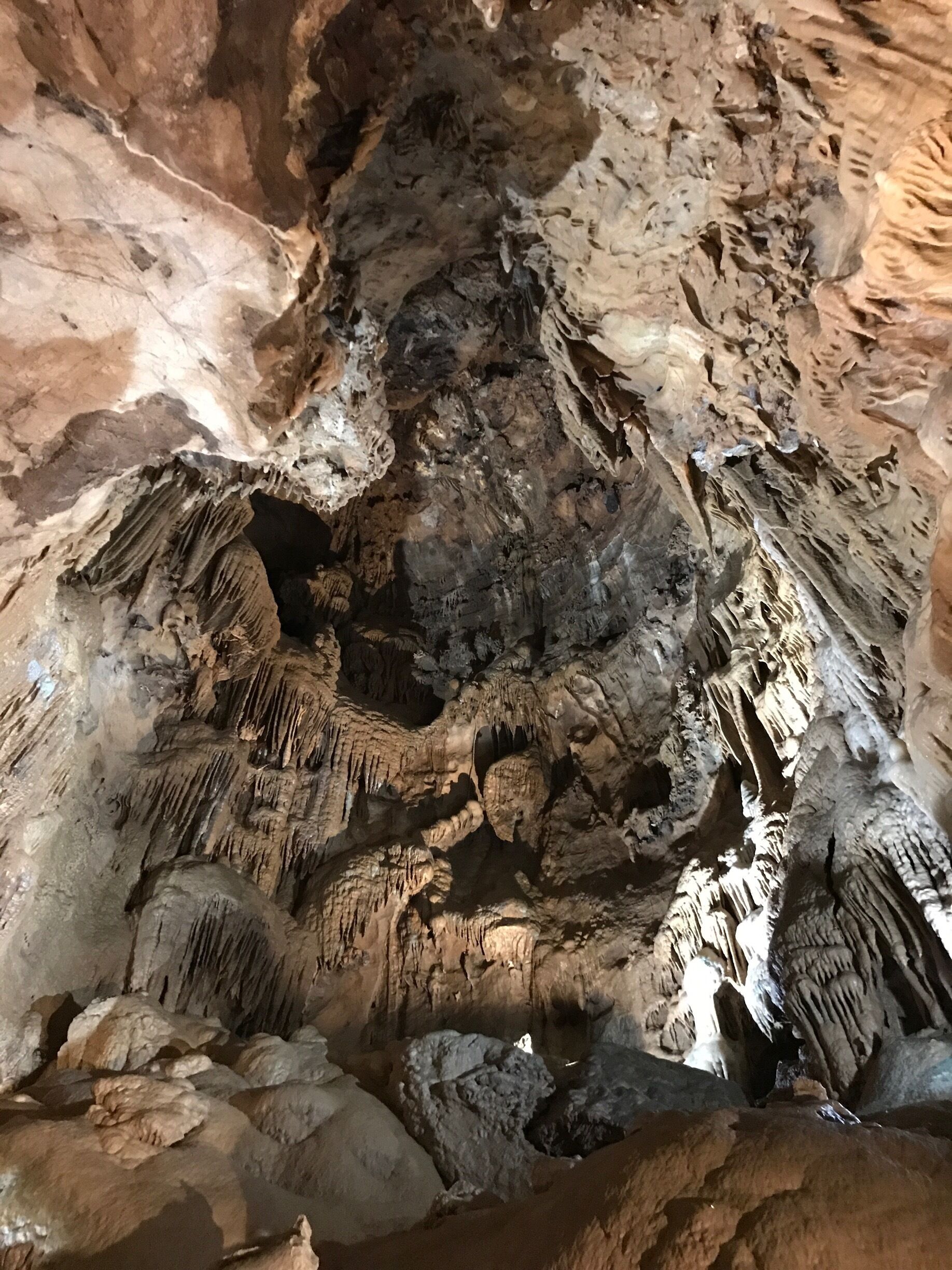 Super cool caves with formations made over millions of years with water.