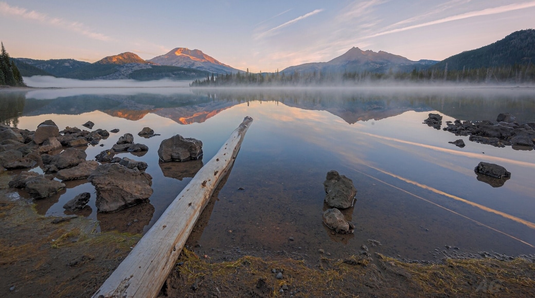 Oregon has to be one of the best states for a landscape photographer in the USA. You can virtually drive on any road and find great vistas and a wide variety of landscapes from deserts and coastal beaches to lush forests and mountain ranges.
Sparks Lake near Bend is a great location to catch a view of some of the best known mountains in OR - the 3 sisters and Broken Top. Although there weren't any clouds on this day to create a dramatic sunrise, it was still a wonderful experience to stand by the lake in the morning cold and take in the unfolding scene as the rising sun warmed the peaks and caused the mist to disperse from over the lake surface. There's tons of hiking trails nearby, some that even take you to the summit of a couple of the mountains. This is one location I will definitely be returning to in the near future.
Thank you for stopping by.
#goldenhour #OR #USA #Oregon #SparksLake #Lake #Sunrise #Dawn #colorful #waterlust #weekend #hiking #roadtrip #blue #bestof5