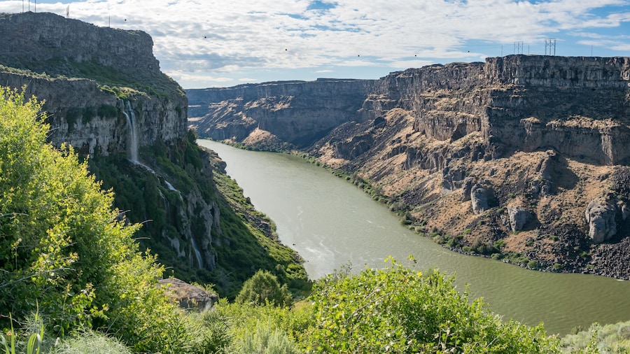 Snake Canyon River Gorge as seen from Snake River Rim Trail on sunny summer day near Shoshone Falls Park, Twil Falls, Idaho, USA