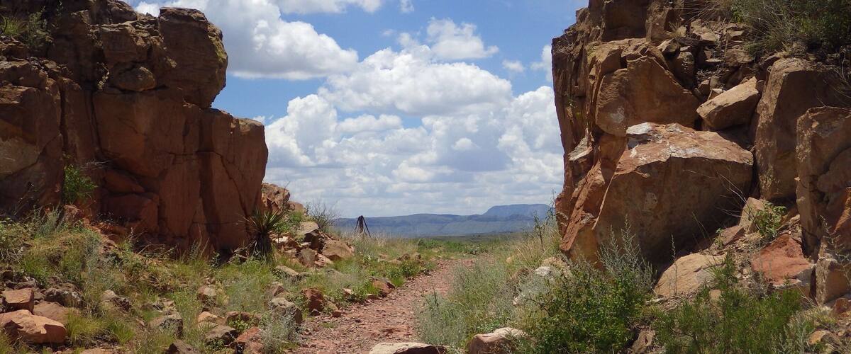 I cannot get enough of geology! #fortdavis #davismountains