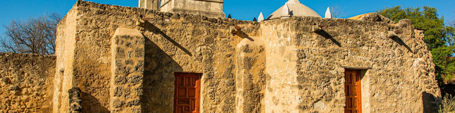 Mission Concepción which includes heritage architecture