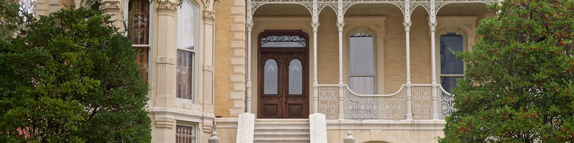 Bremond Block which includes a house and heritage elements