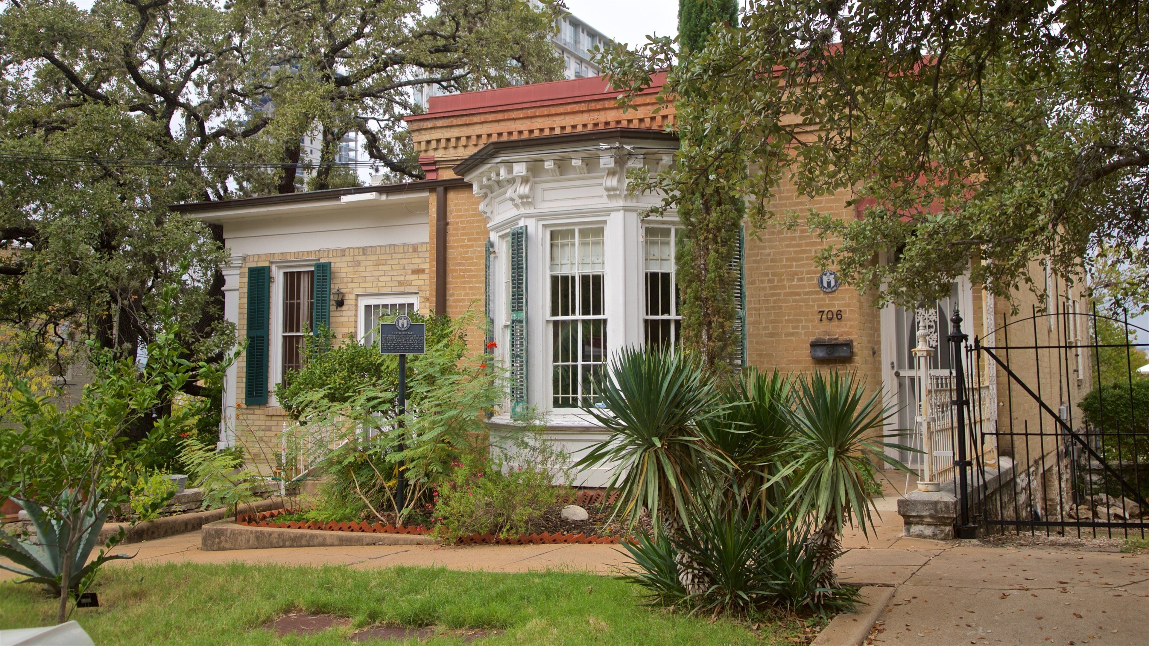 Bremond Block ofreciendo una casa