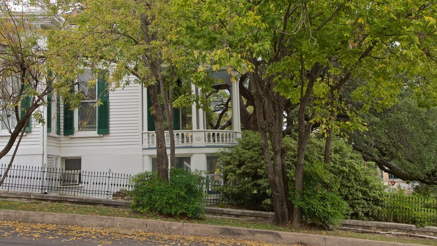 Bremond Block mostrando una casa