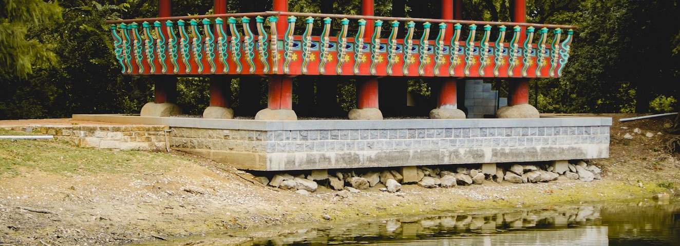 Vertical image of Korean Monument at Denman Estate Park in San Antonio