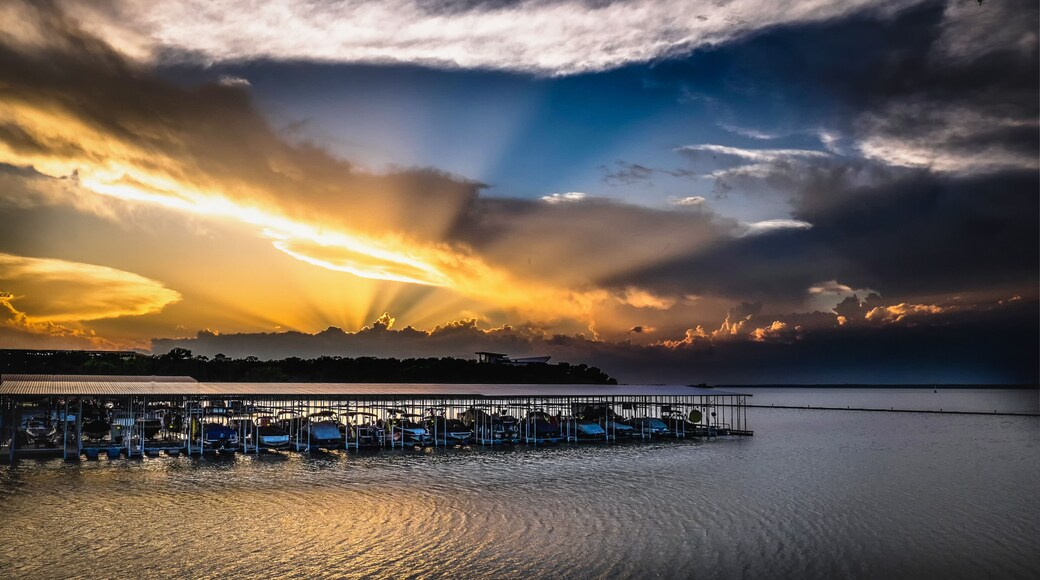 Grapevine Lake
