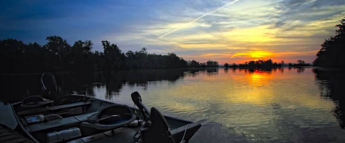 ah, the freedom.
I was on a 5 day road trek from Washington, D.C. to drop my son off to college, going through blue ridge parkway, dragons tail, natchez trace parkway going home to Austin. I happened to stay overnight at this park in my rental car. I got up and saw the amazing sunrise. so there!