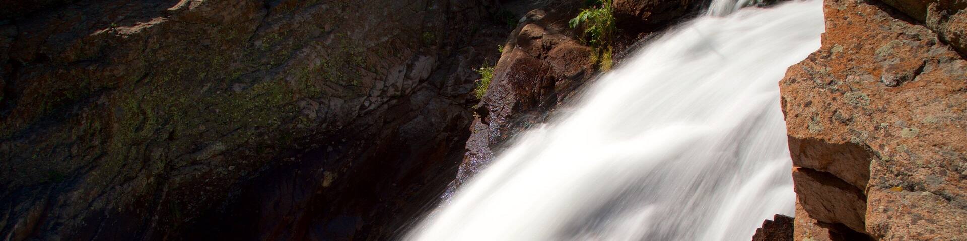 Estes Park featuring rapids