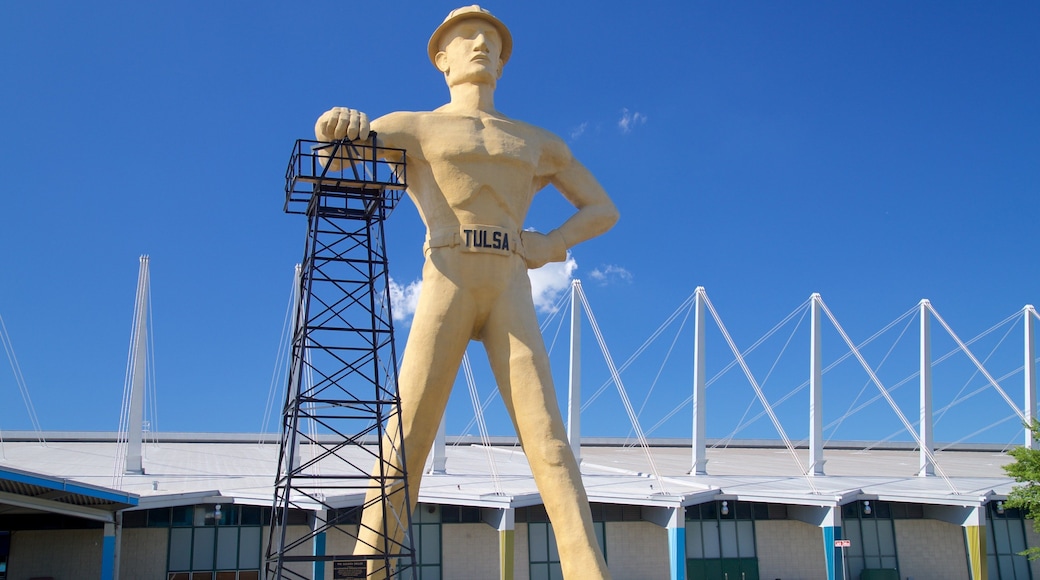 Golden Driller featuring outdoor art and a monument