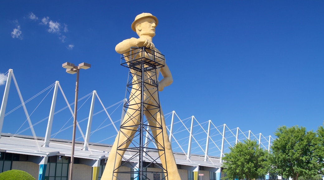 Golden Driller ofreciendo un monumento y arte al aire libre