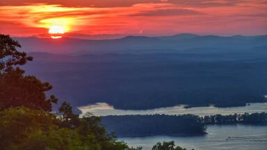 Hickory Nut Vista, viewing an amazing sunset over Lake Ouachita