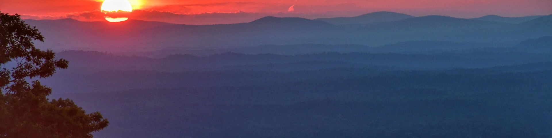 Hickory Nut Vista, viewing an amazing sunset over Lake Ouachita