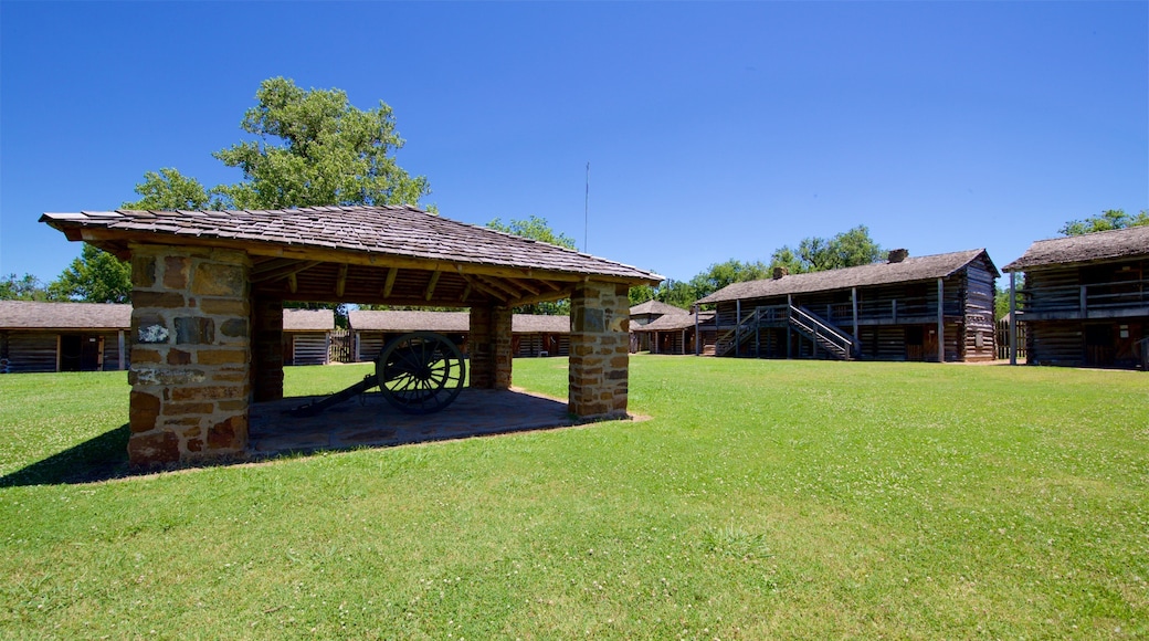 Fort Gibson Historic Site que incluye elementos del patrimonio y artículos militares