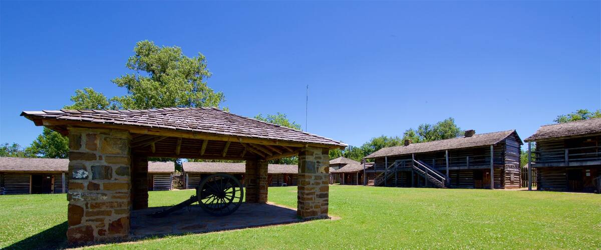 Fort Gibson Historic Site montrant articles militaires et patrimoine historique