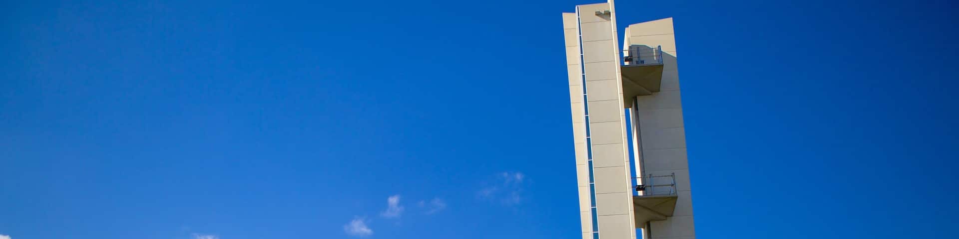 Lewis and Clark Confluence Tower ofreciendo vistas