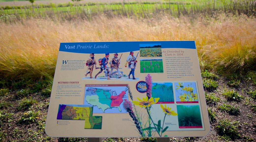 Lewis and Clark Confluence Tower featuring signage