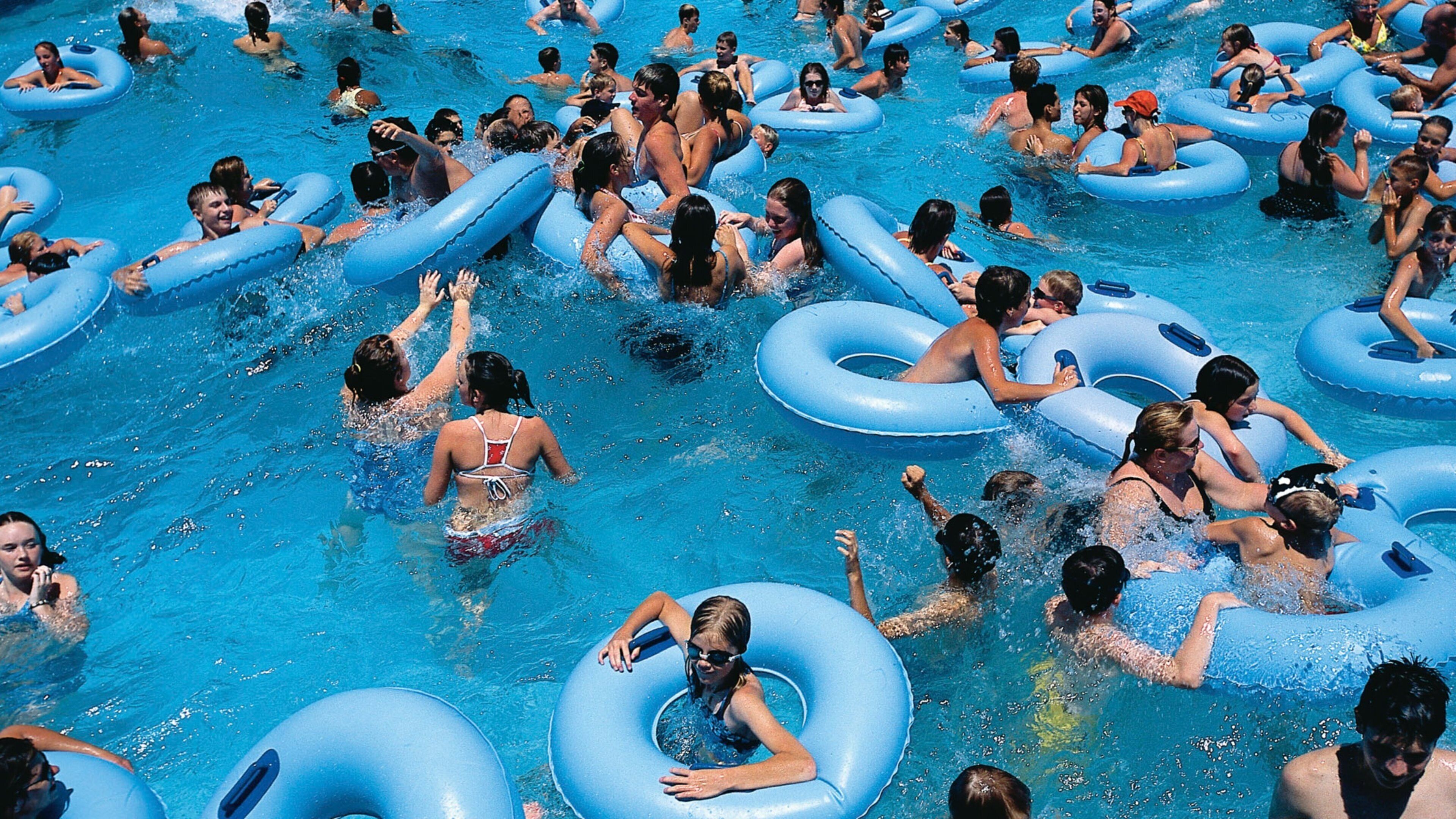 Lincoln featuring swimming, a waterpark and a pool