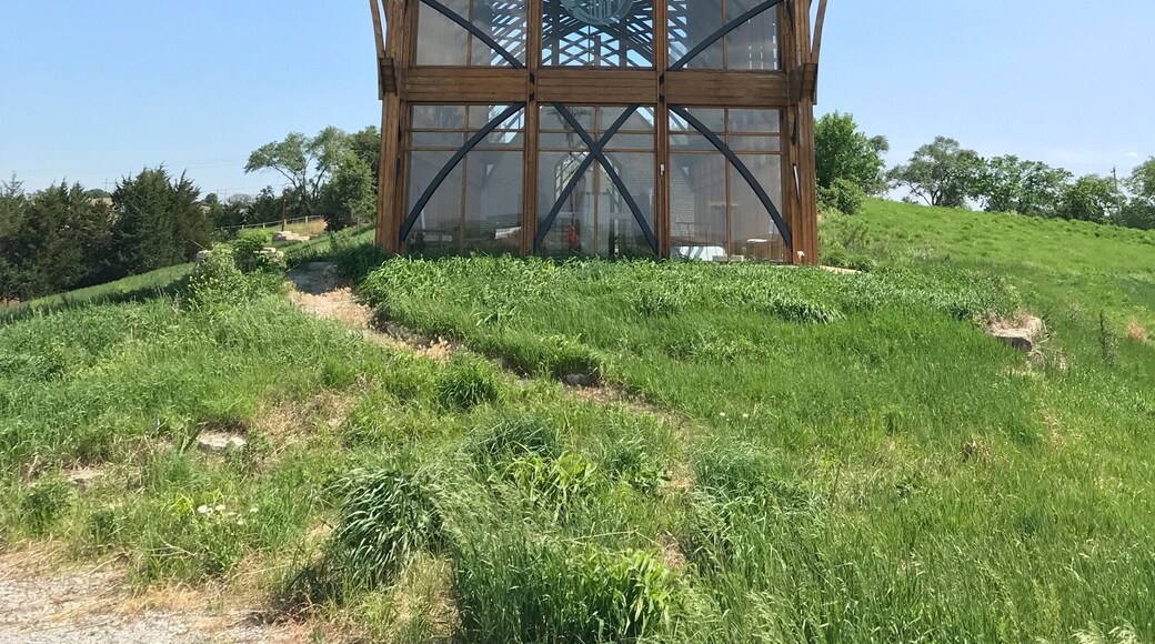 Beautiful shrine built in Gretna just outside Omaha. Visible from the interstate which was where I first saw it and just had to go and have a closer look.