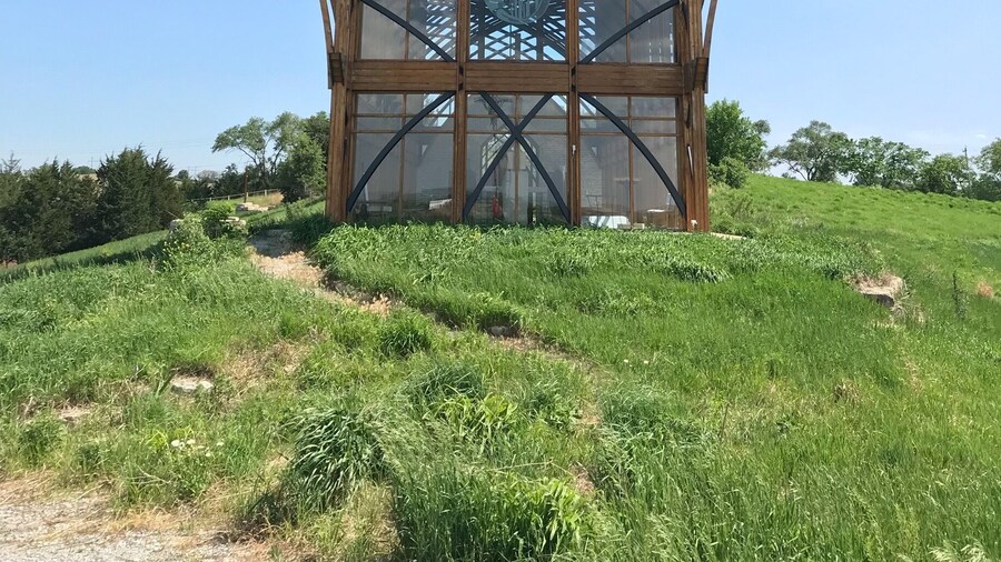 Beautiful shrine built in Gretna just outside Omaha. Visible from the interstate which was where I first saw it and just had to go and have a closer look.