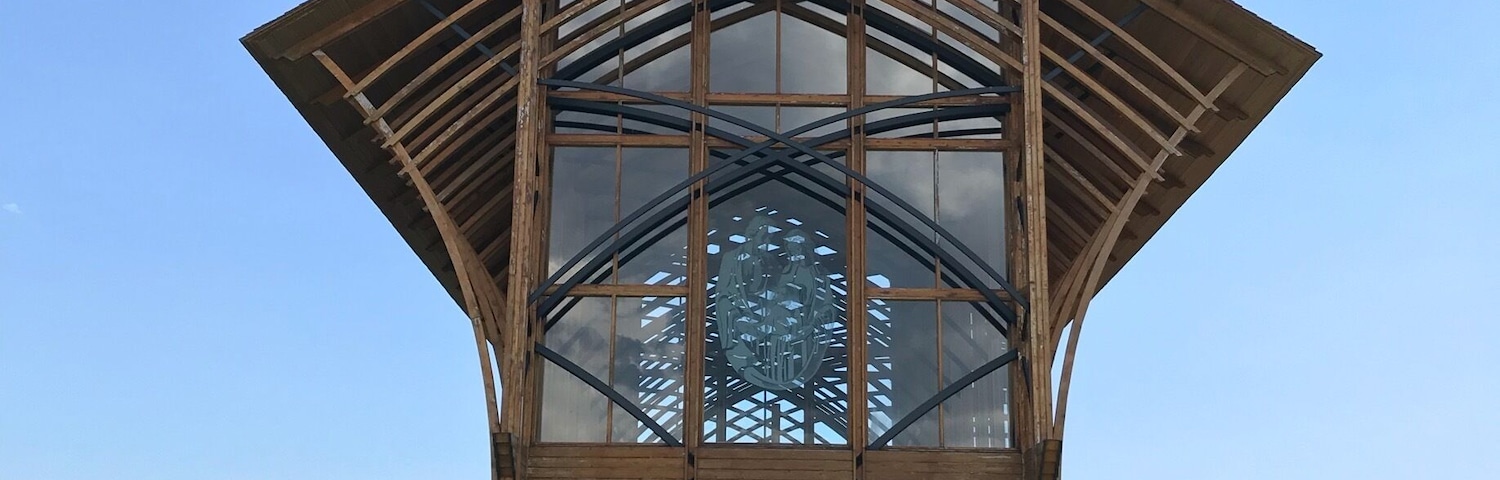 Beautiful shrine built in Gretna just outside Omaha. Visible from the interstate which was where I first saw it and just had to go and have a closer look.