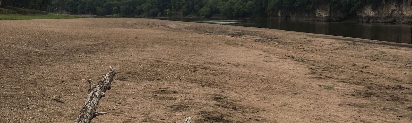 Somedays I'm still content with calling the Midwest home. Somedays. 🖤
Mt. Vernon, Iowa
Aug 2017
#myhometown #hometown #mtvernoniowa #iowa #midwest #palisadeskeplerstatepark #statepark #home #outdoors #hike #parks