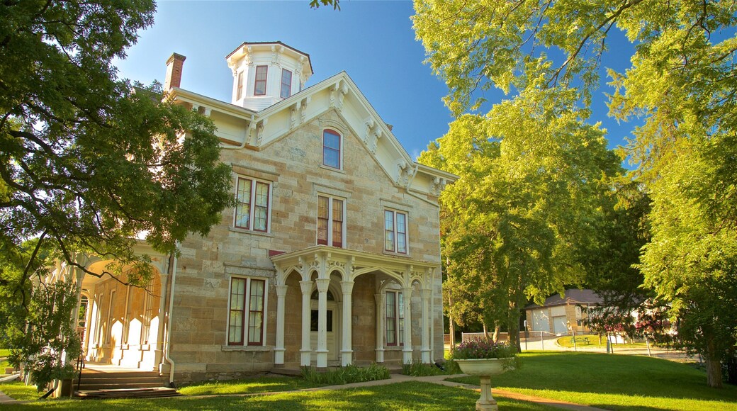 Mathias Ham House showing a house and heritage architecture