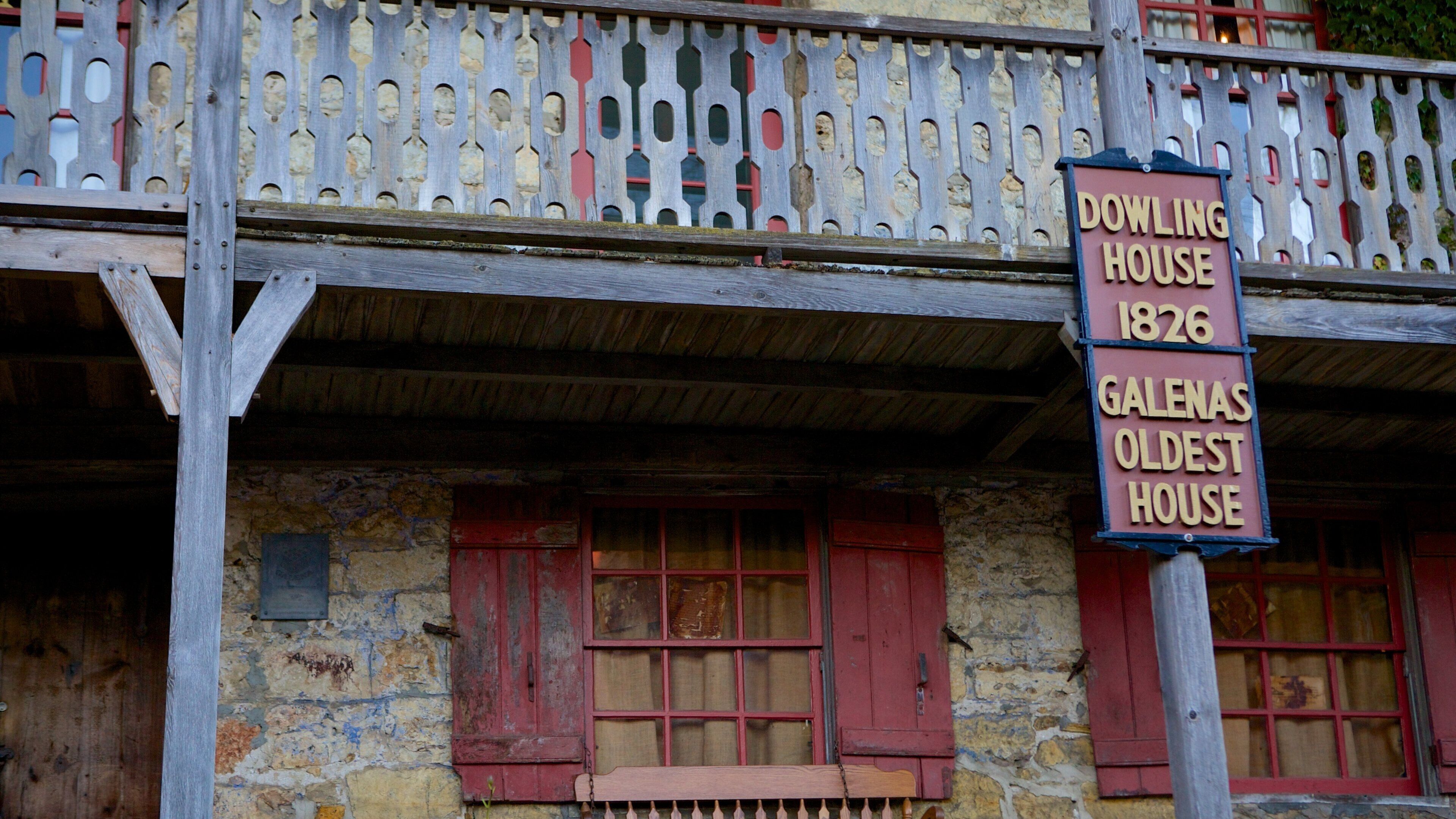 Dowling House featuring heritage elements and a house