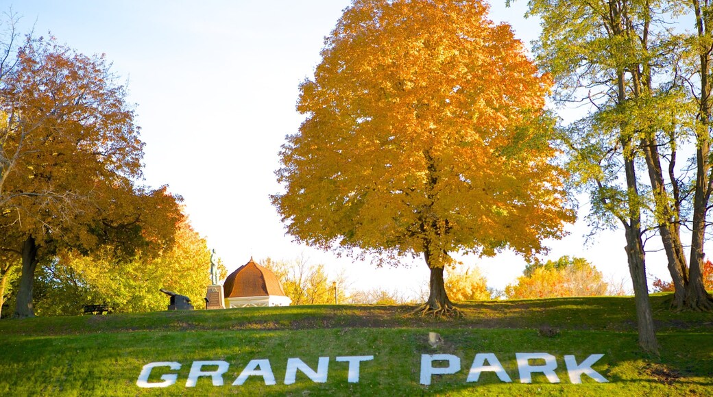 Grant Park featuring autumn leaves, a park and signage