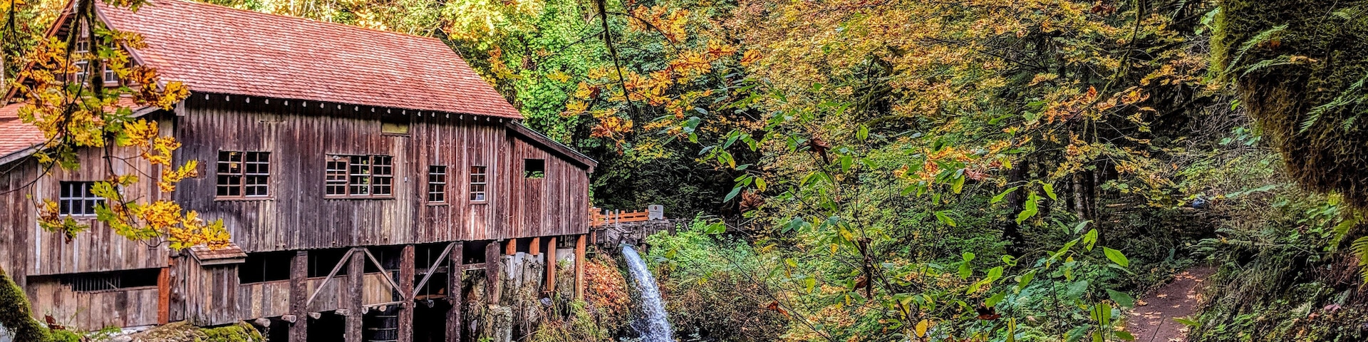 The Fall colors on the old Mill is magical. Perfect hidden small town gem. #explorelocal #hiddengems #mybackyard #smalltown #trovember #fallcolors #getoutdoors #washington #pnw #trovemberphotocontest