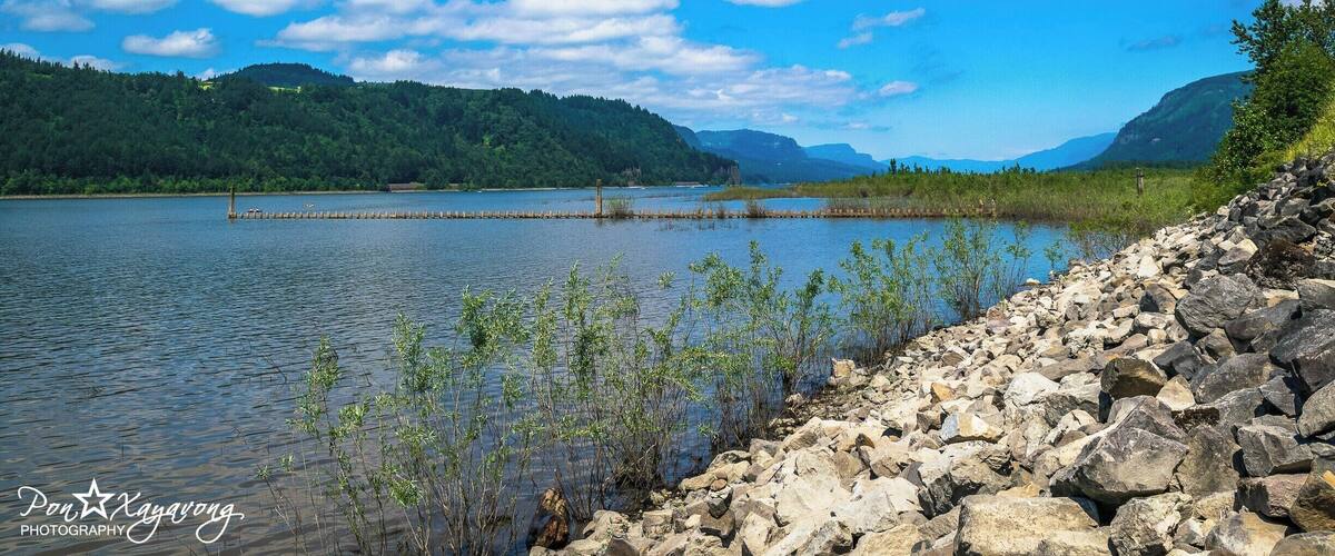 Beautiful state park to hike or have pinick at the lake with nice view of the mountain in the background. Cost $5 to get into the park