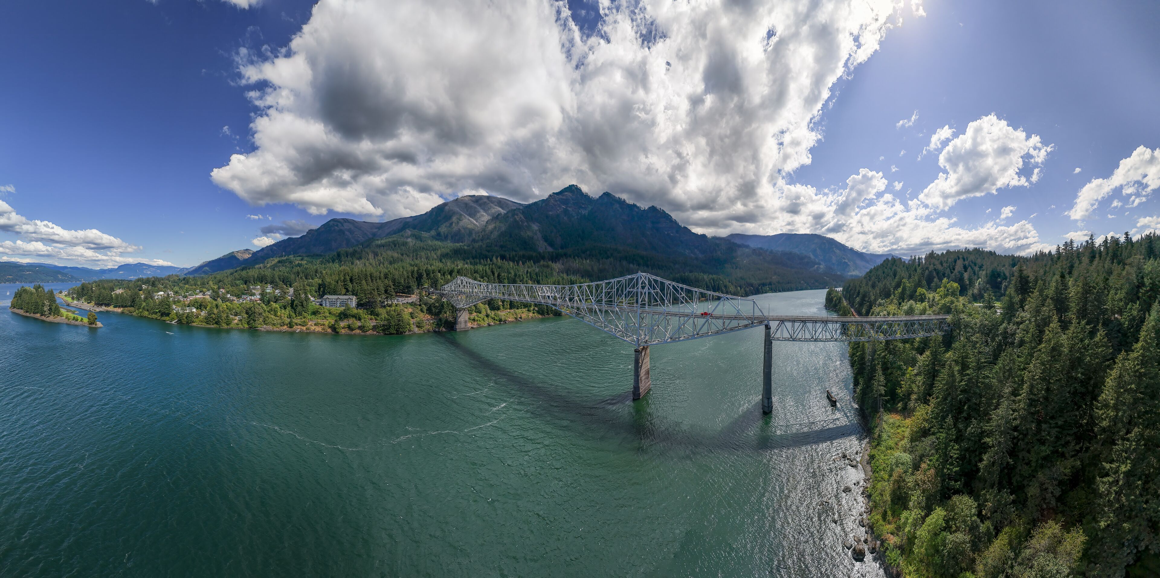 Cascade Locks Oregon Pacific Northwest Bridge of the Gods