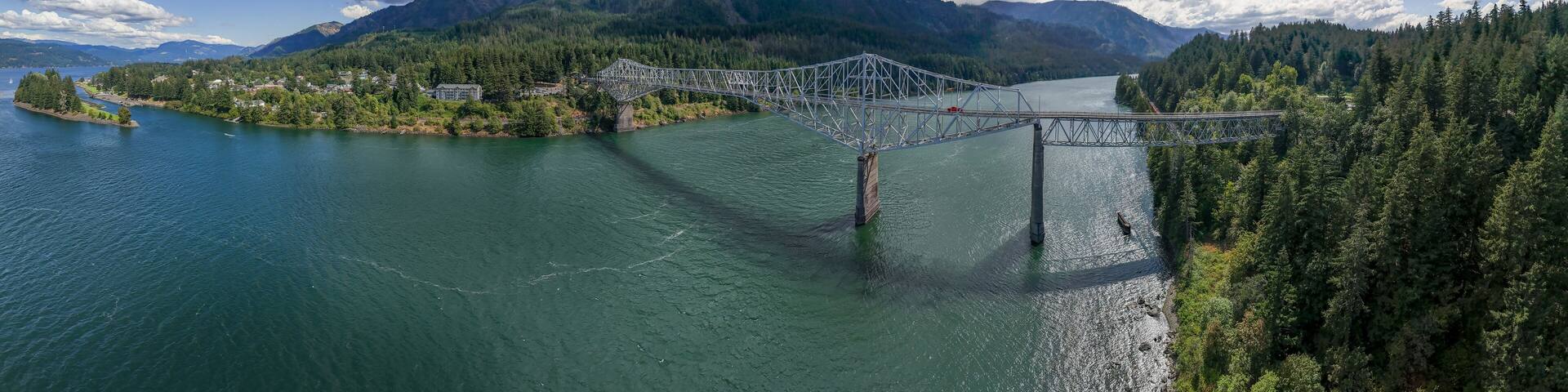 Cascade Locks Oregon Pacific Northwest Bridge of the Gods