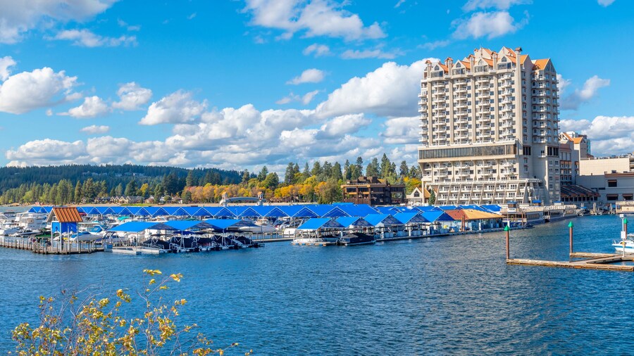 Panoramic view from Tubbs Hill park of the resort, marina and boardwalk alongside the city beach and park at autumn in Coeur d'Alene, Idaho, USA.